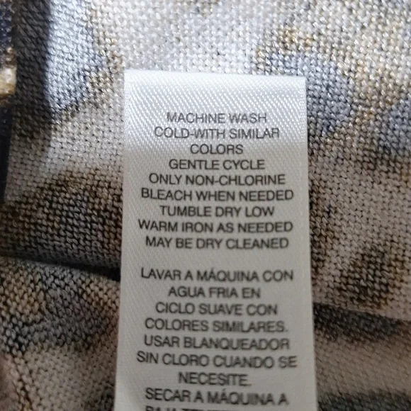 Chico's leopard print long sleeve top size 1 - Picture 7 of 10